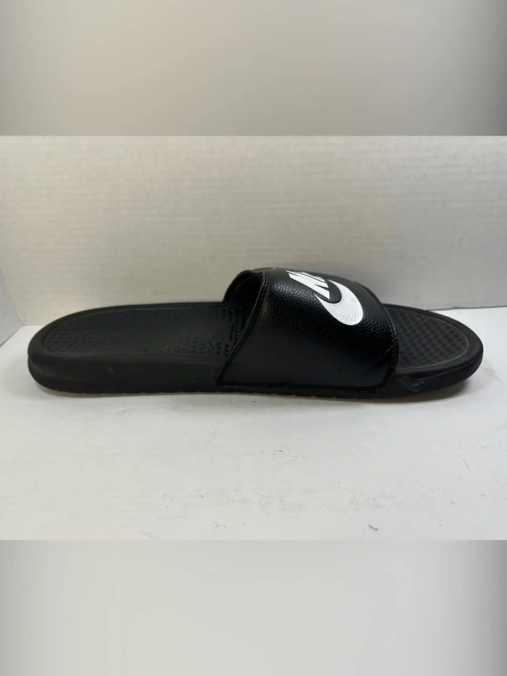 Nike Men’s Black Slides Sandals  Flip Flops Size 13